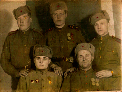 Ярочкин Г. И. второй ряд слева