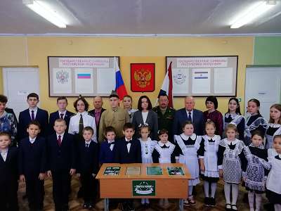 Фото 6. "Парта Героя" в Гуменской школе